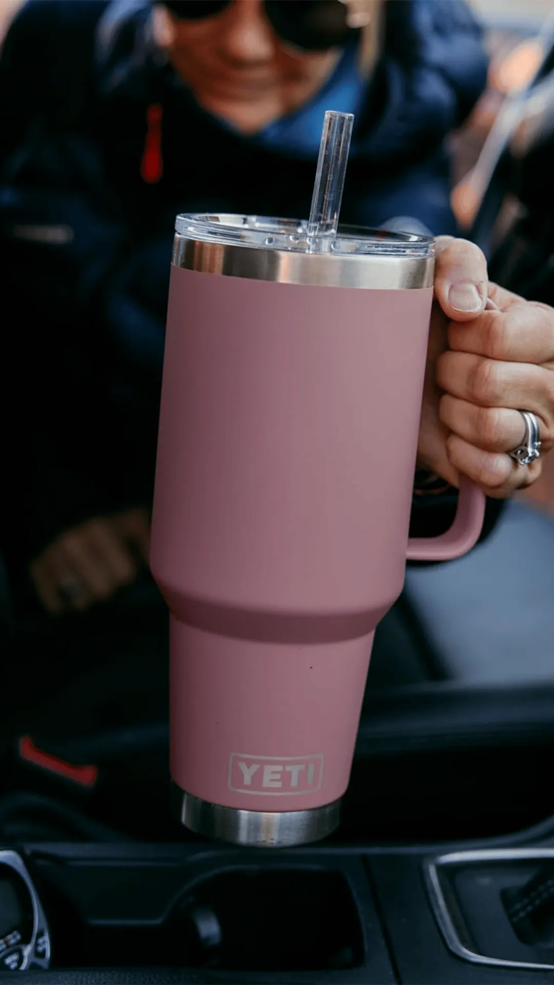 Vaso térnico Yeti Rambler tosa en primer plano