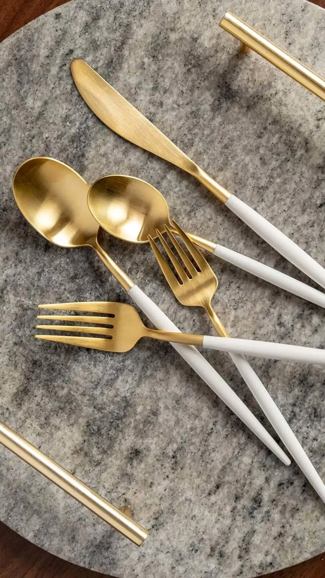 Juego de Cubiertos Dorados